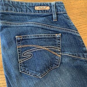 Rosner Jeans: European Size 44 with 32” inseam.